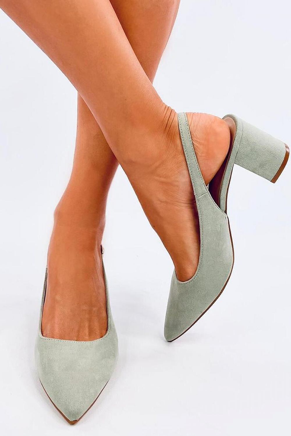 Block heel pumps