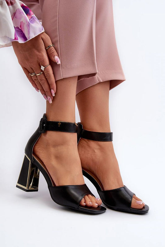 Heel sandals Step in style